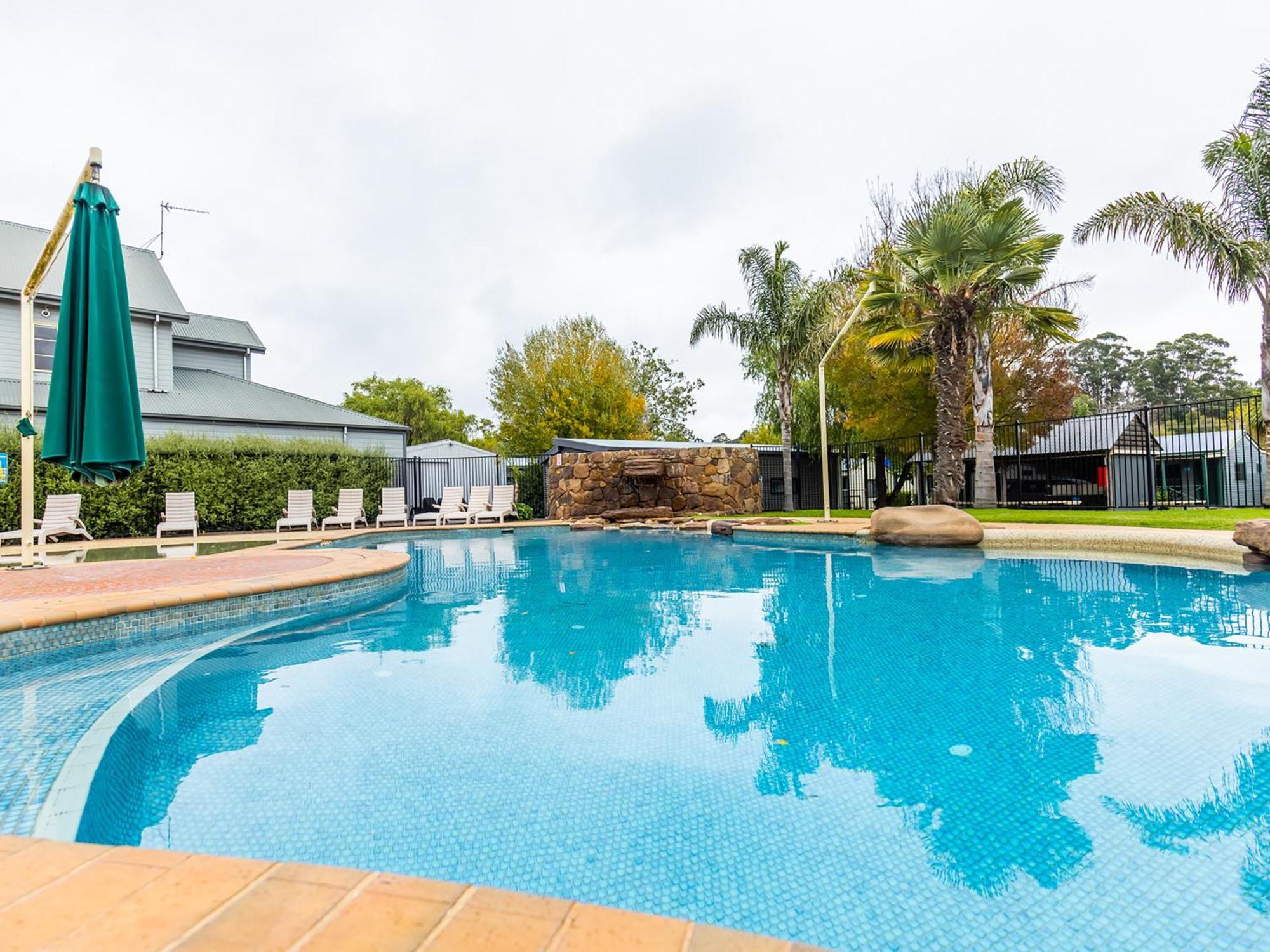 Nrma Ballarat Holiday Park מראה חיצוני תמונה