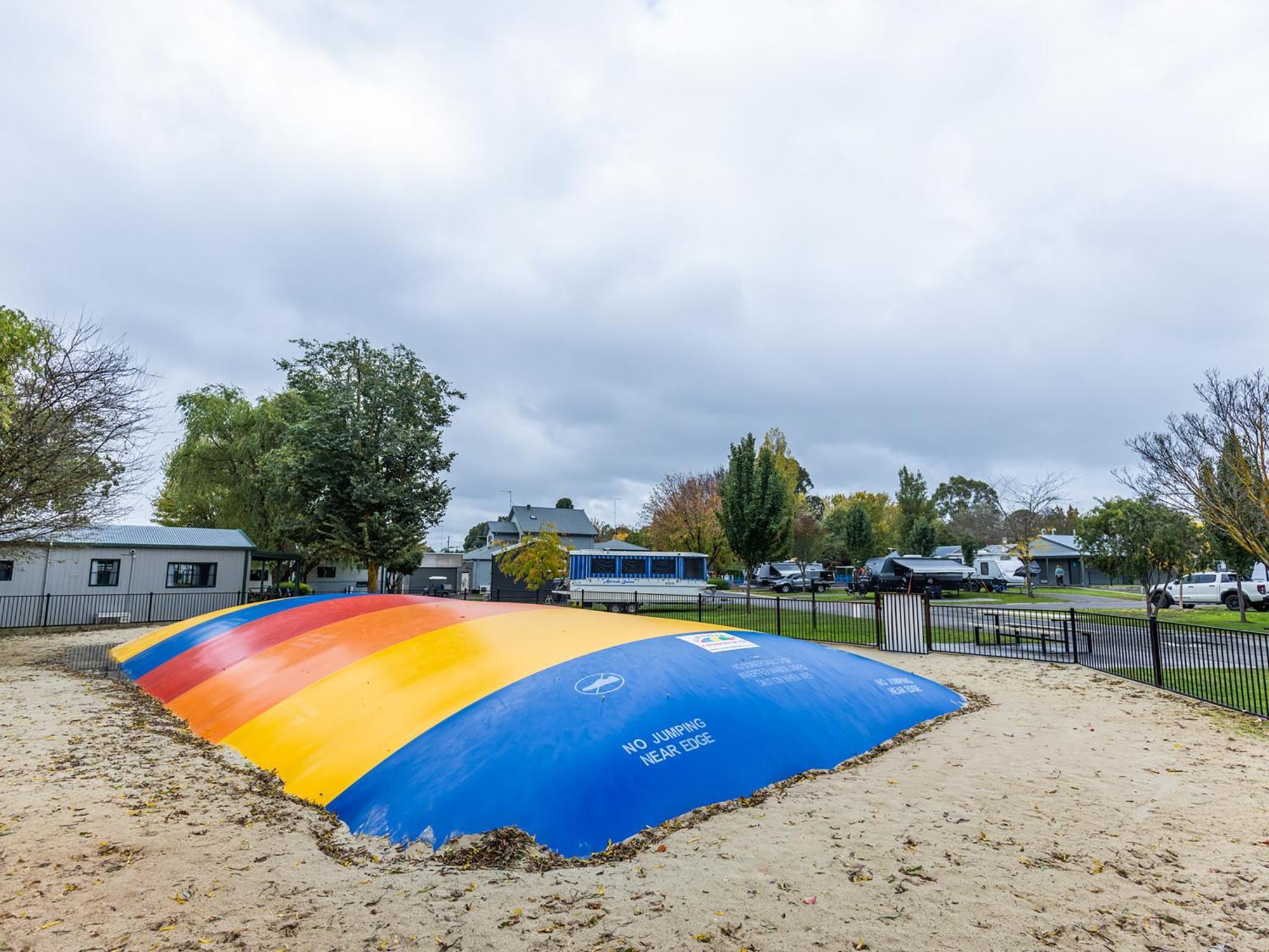Nrma Ballarat Holiday Park מראה חיצוני תמונה