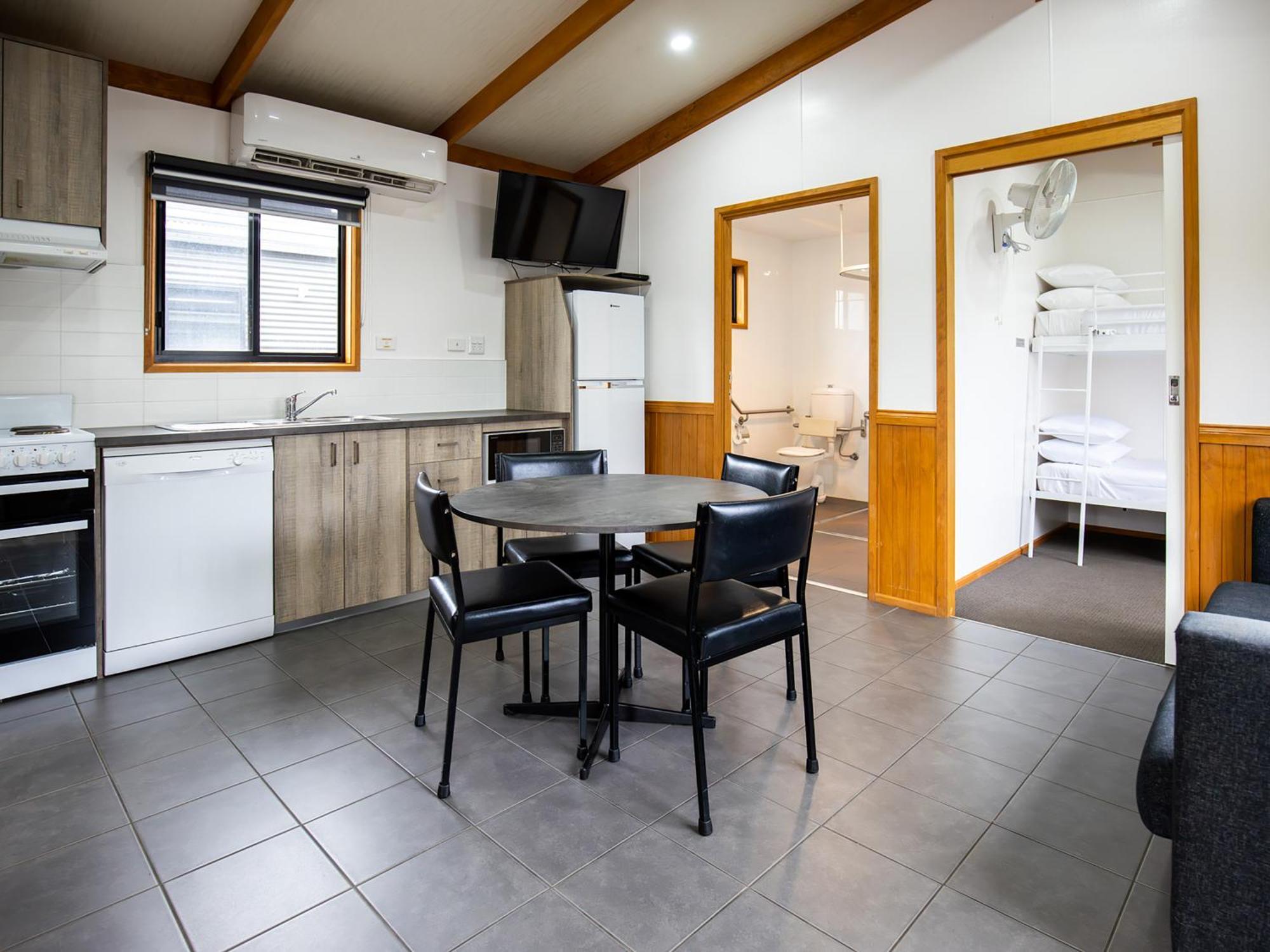 Nrma Ballarat Holiday Park חדר תמונה
